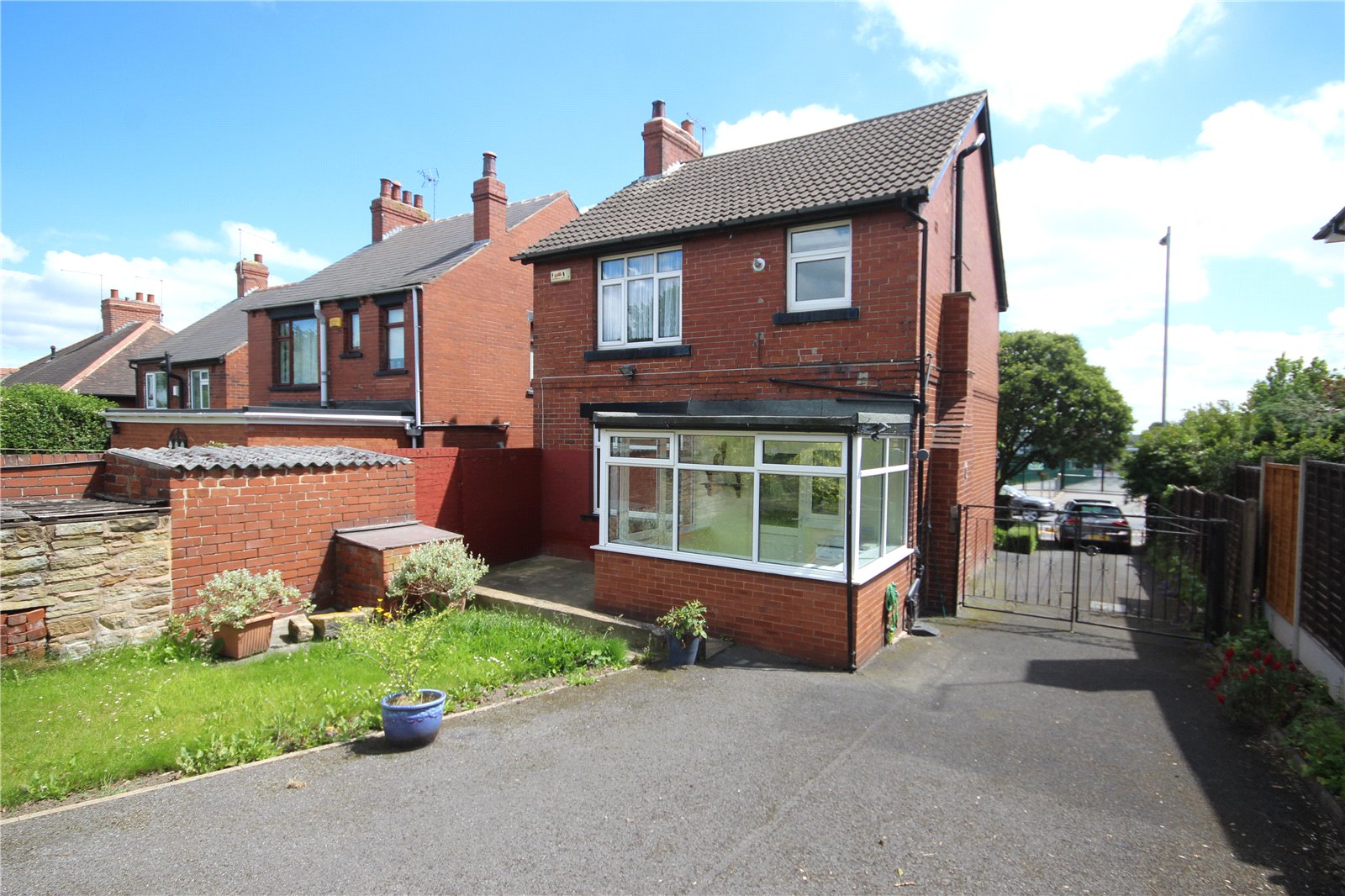 Whitegates Barnsley 3 bedroom House Let Agreed in Hunningley Lane