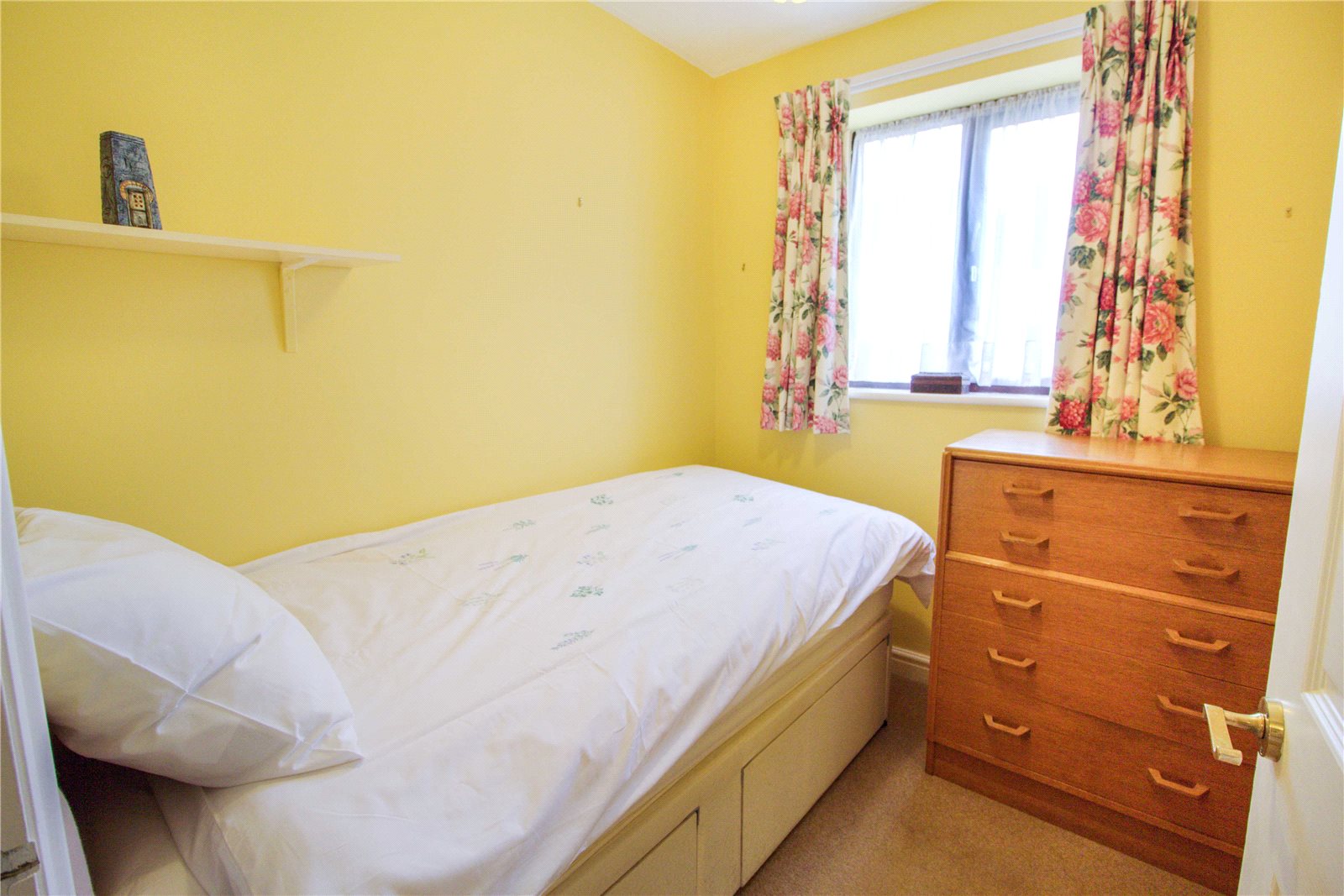 CJ Hole Cirencester 2 bedroom Flat for sale in Barclay Court, Trafalgar ...