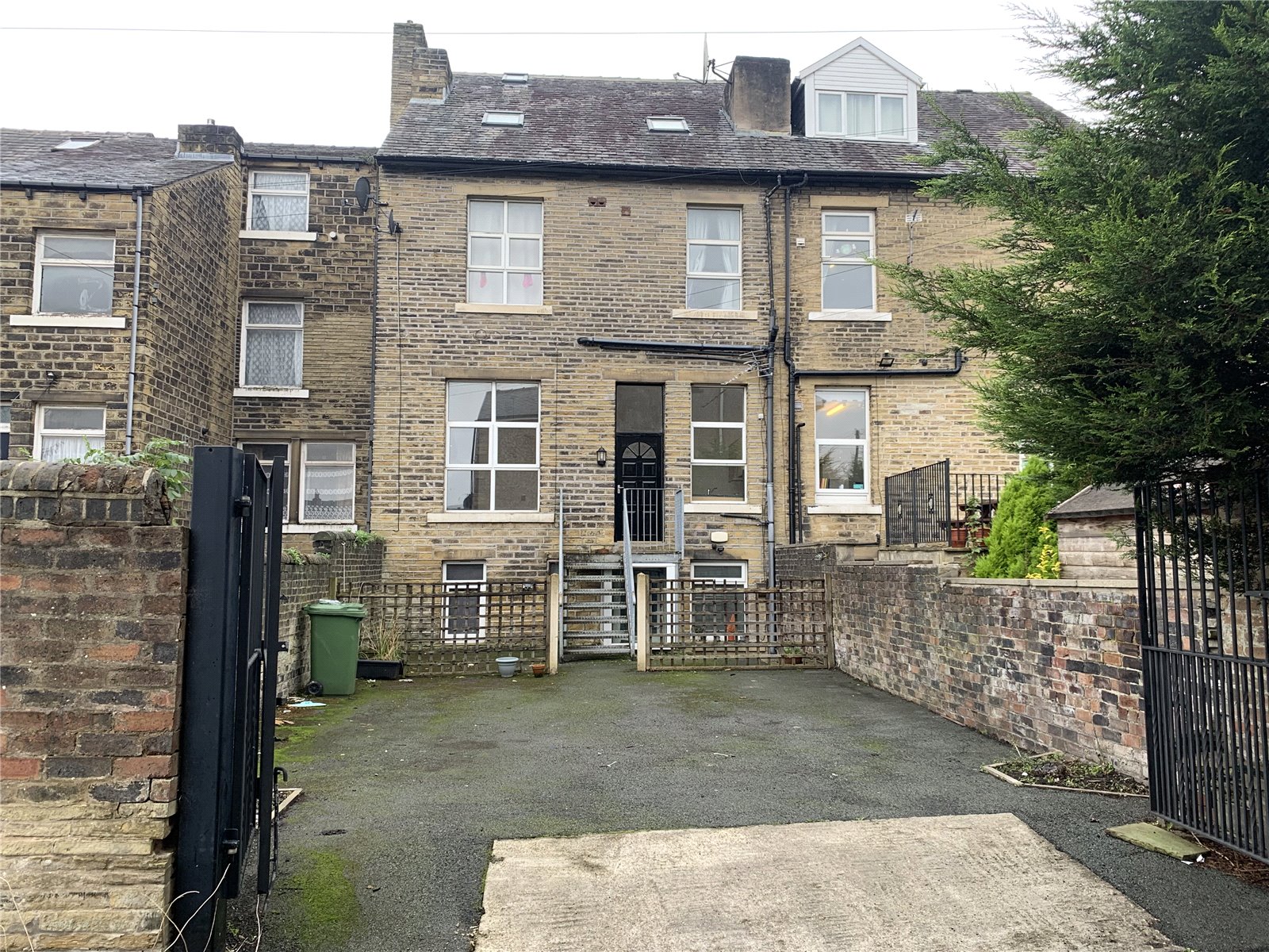 Halifax Old Road, Birkby, Huddersfield Whitegates