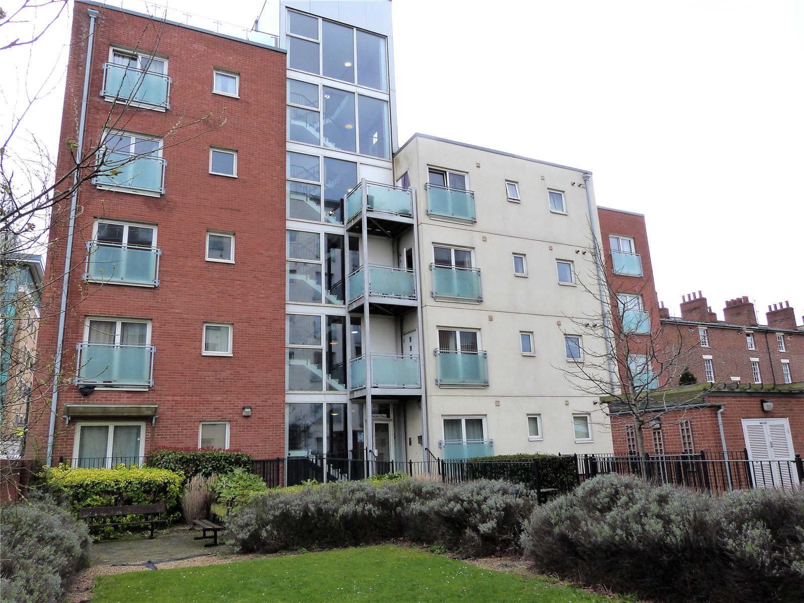 Parkers Reading 2 bedroom Flat to rent in Malcolm Place Caversham Road Reading RG1 Parkers