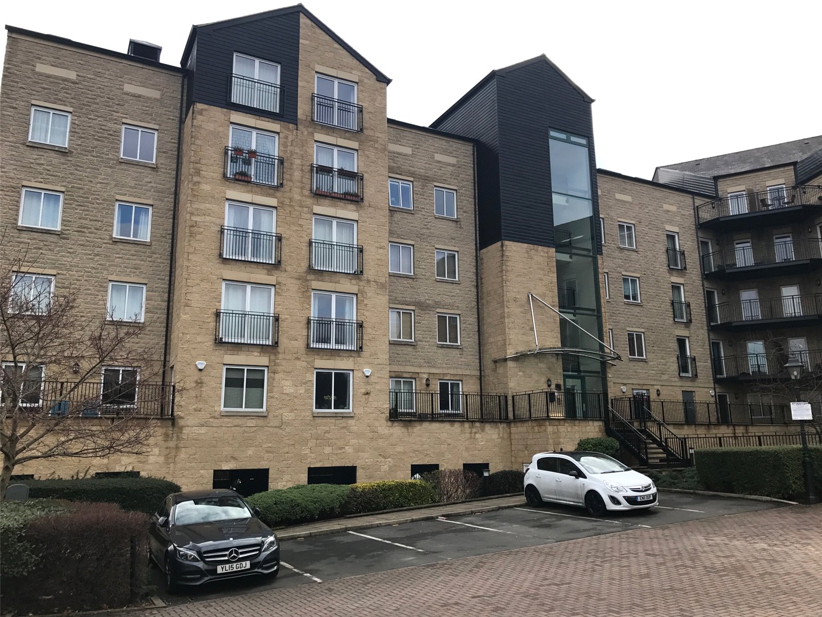 Whitegates Bramley 2 bedroom Flat To Let in Ellis Court, Textile Street ...