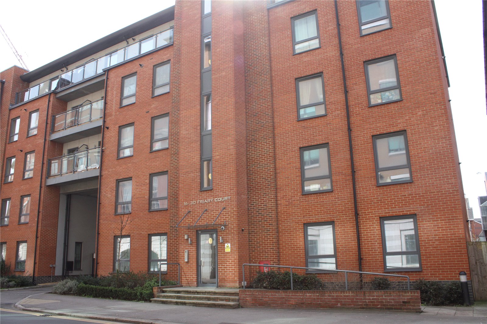 Parkers Reading 2 bedroom Flat for sale in Friary Court Tudor Road Reading RG1 Parkers