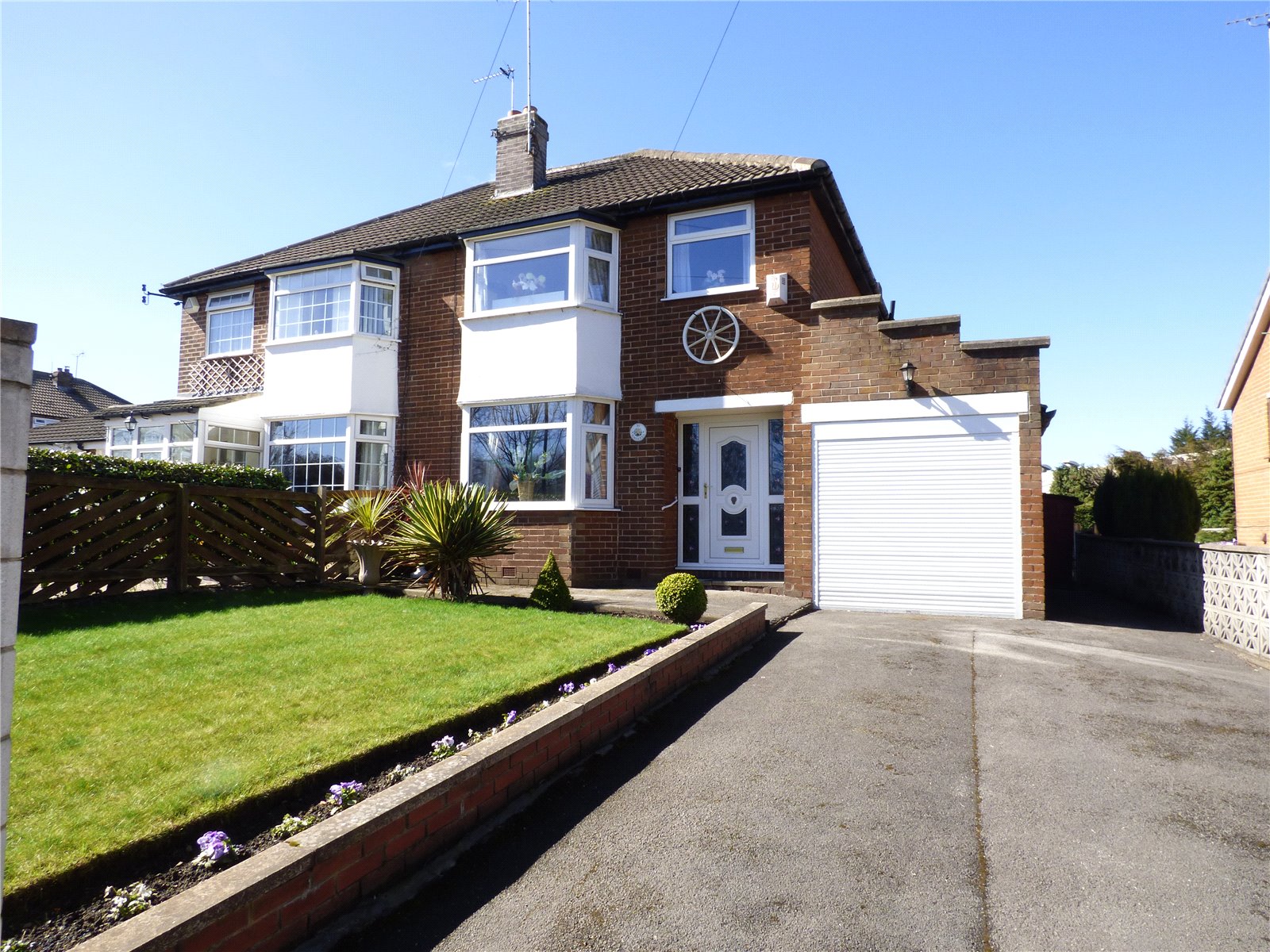 Whitegates Cleckheaton 3 bedroom House for sale in Hightown Road