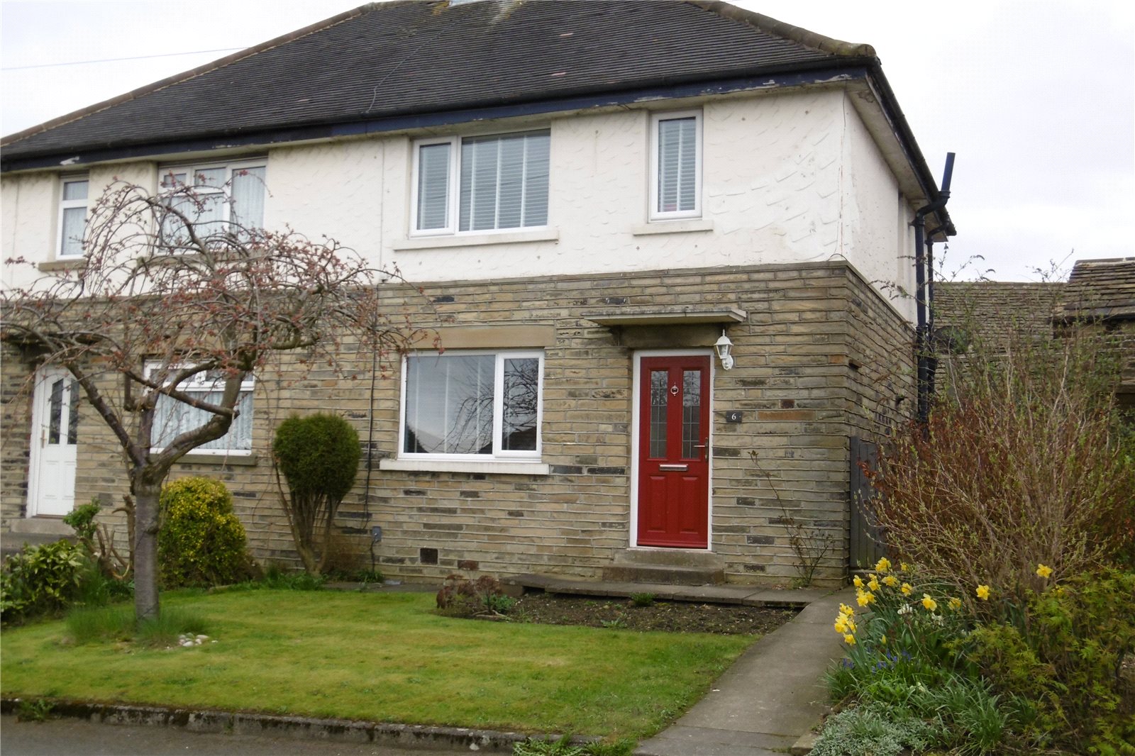 Whitegates Brighouse 2 bedroom House SSTC in Towngate Avenue, Clifton