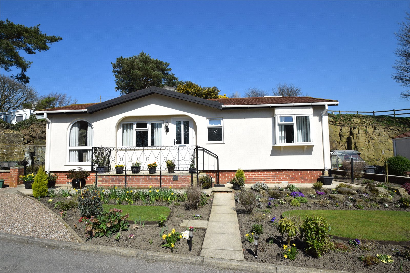 Whitegates Keighley 2 bedroom House for sale in Cringles Park Silsden