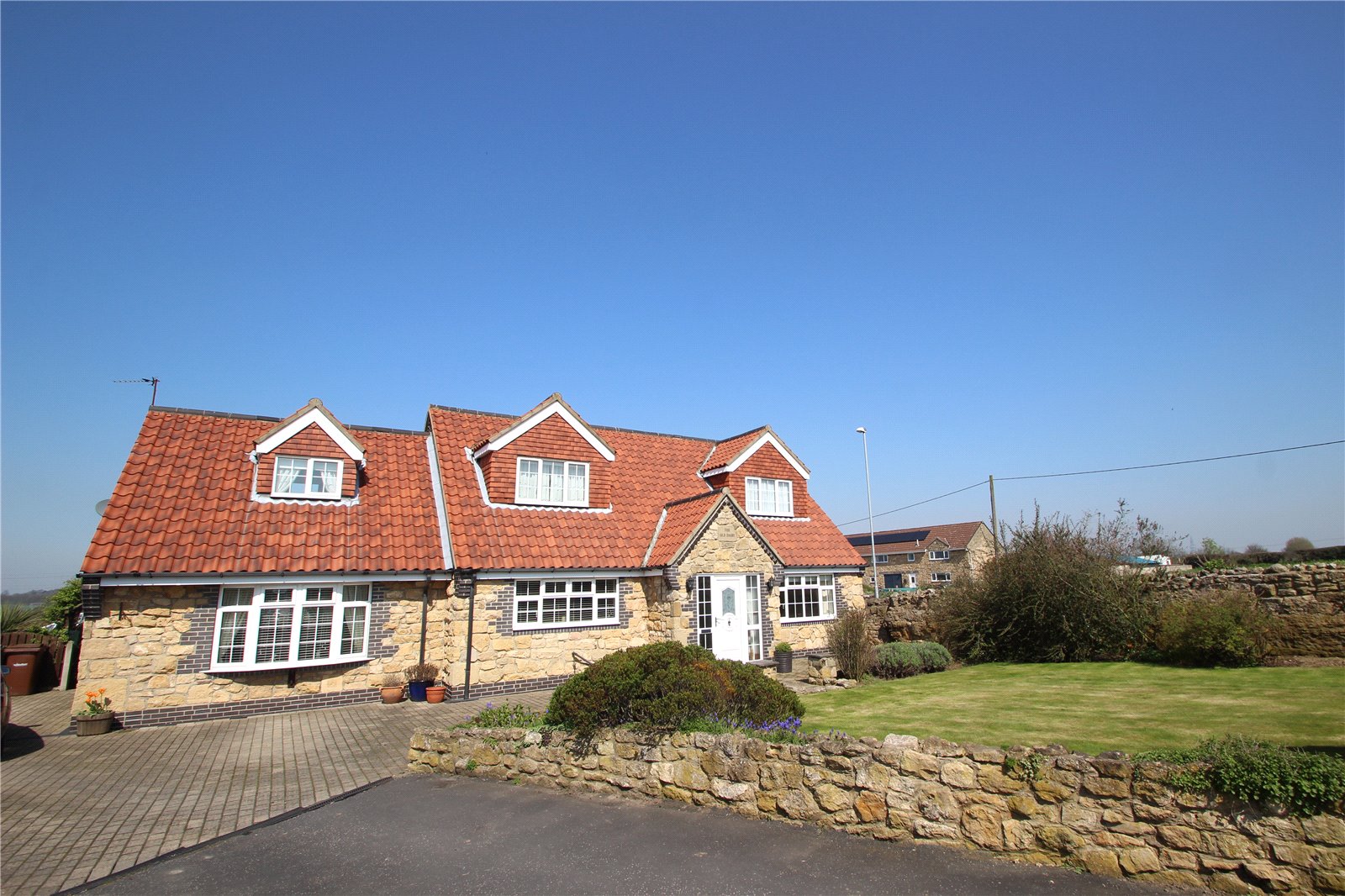 Whitegates Hemsworth 4 bedroom Bungalow for sale in Minsthorpe Lane