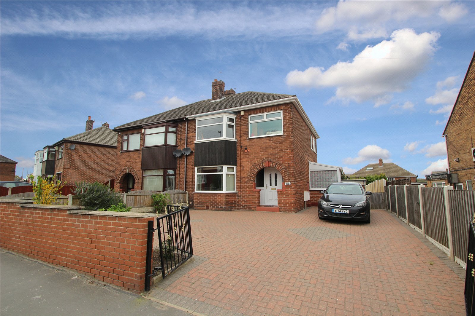 Whitegates Hemsworth 3 bedroom House For Sale in Minsthorpe Lane South