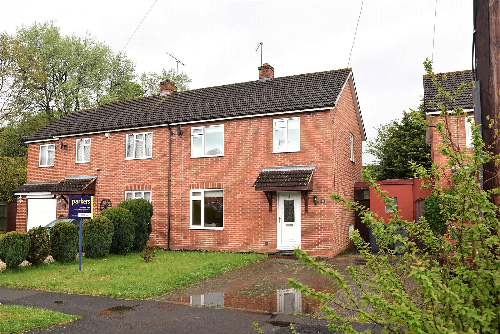 Parkers Tadley 3 bedroom House SSTC in Burnham Road, Tadley, Hampshire