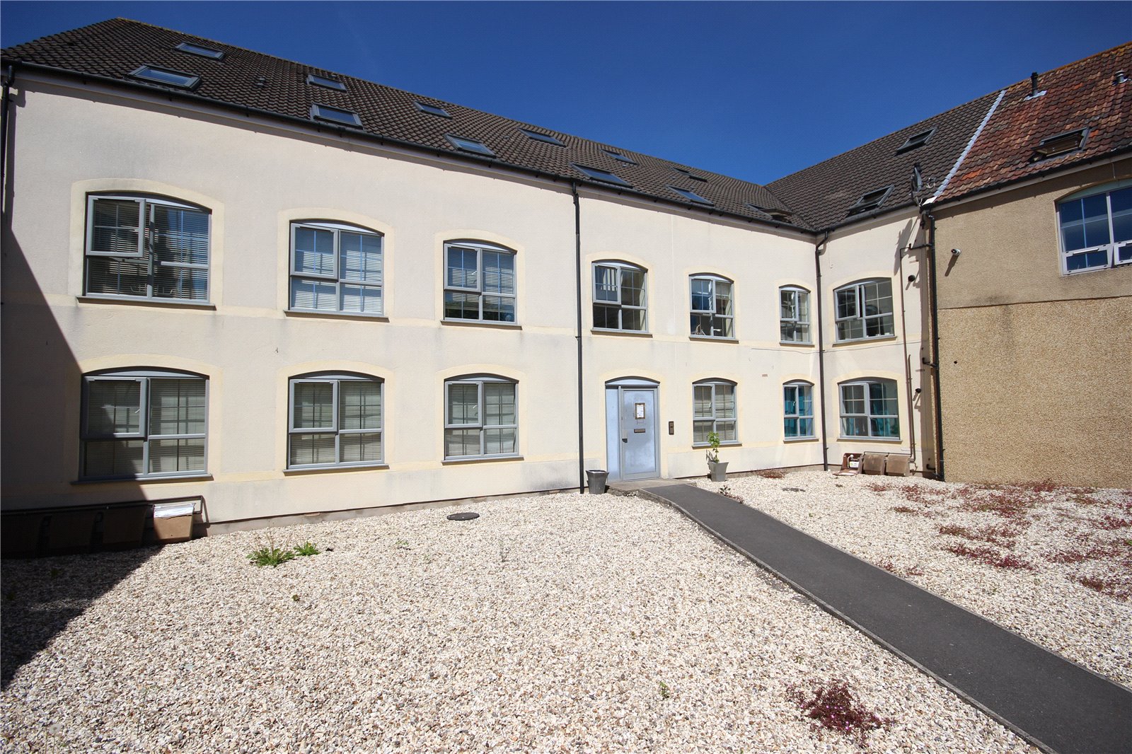 CJ Hole Kingswood 2 bedroom Flat to rent in Fountain Mill Hudds Vale