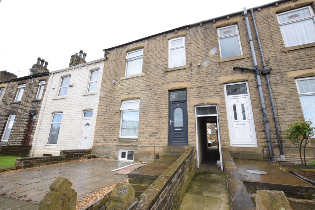 Martin & Co Huddersfield 3 bedroom Terraced House To Let in Elm Street