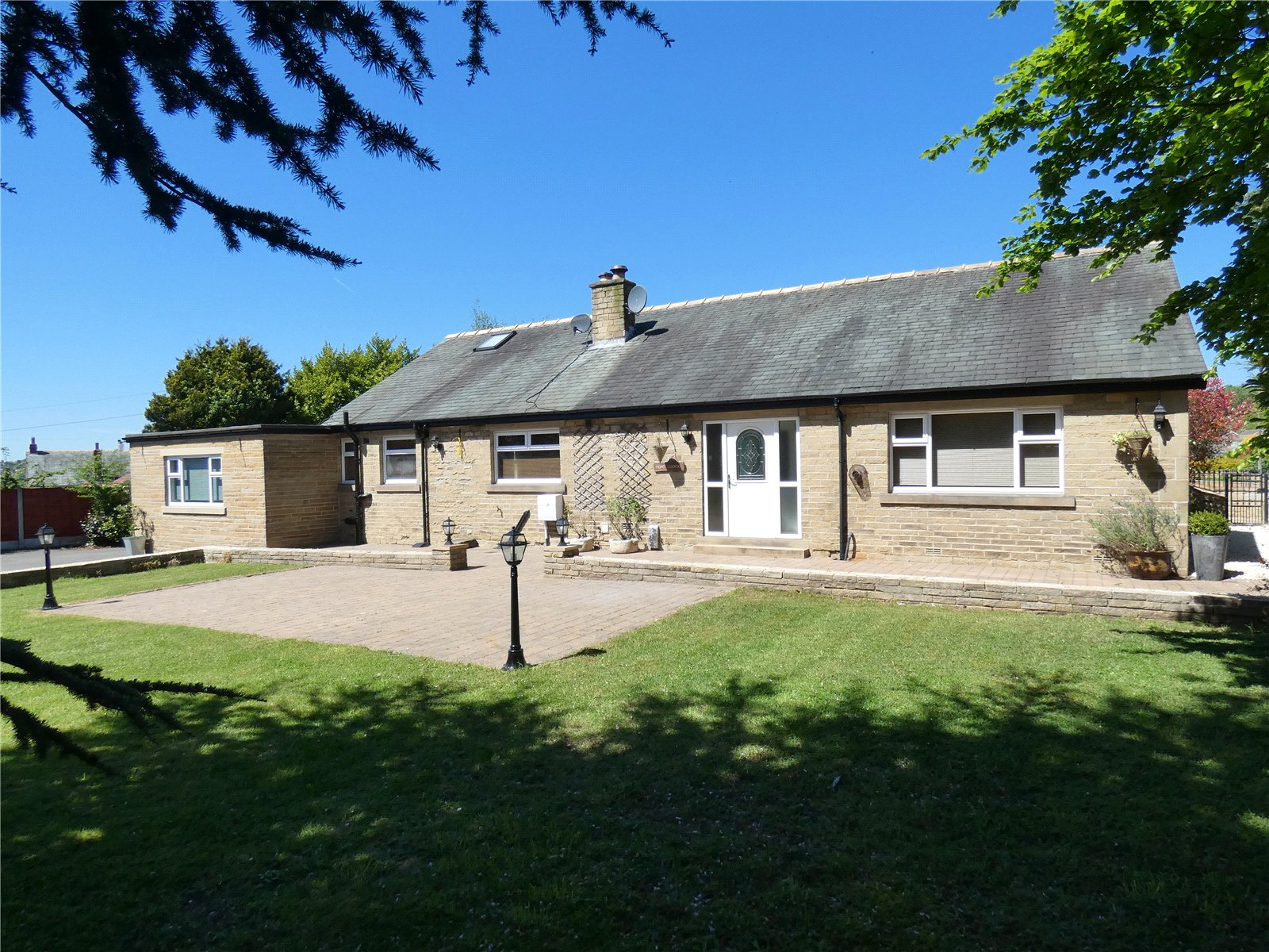 Whitegates Cleckheaton 4 bedroom Bungalow for sale in Moat Hill