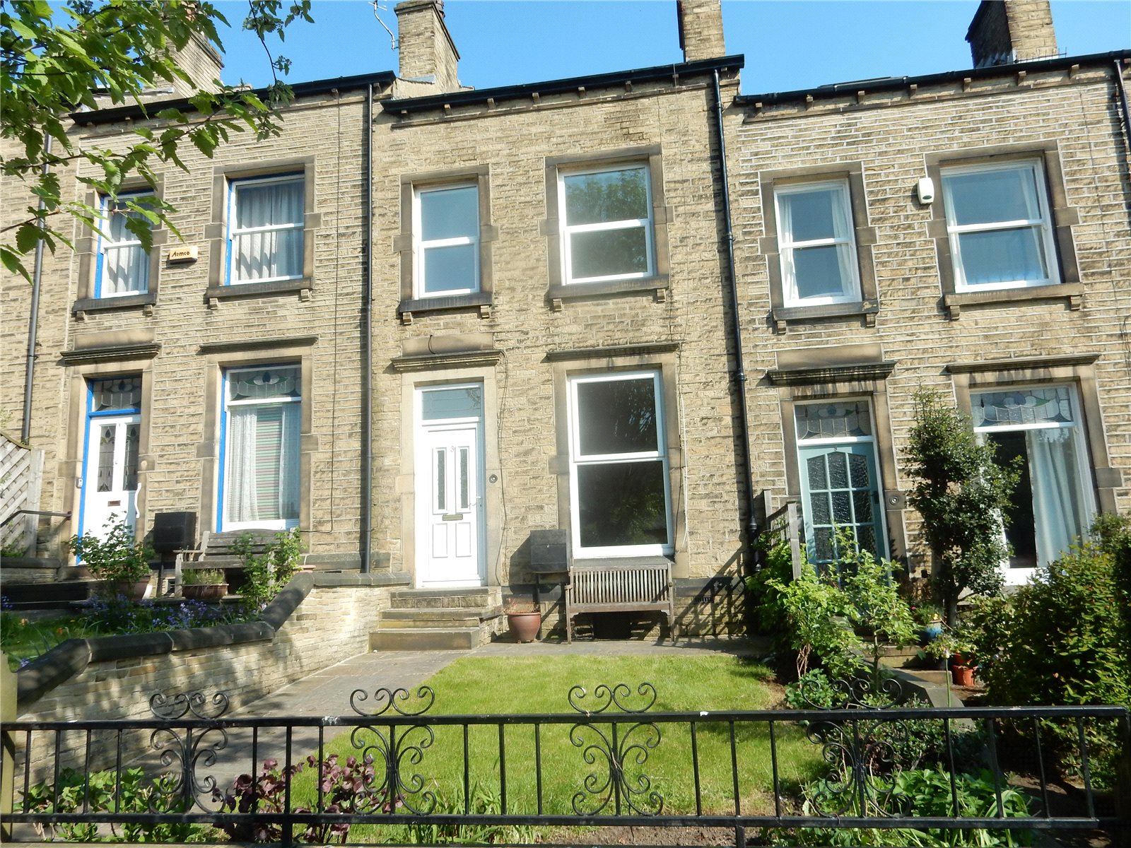 3 Bedroom House For Sale In Huddersfield Reeds Rains