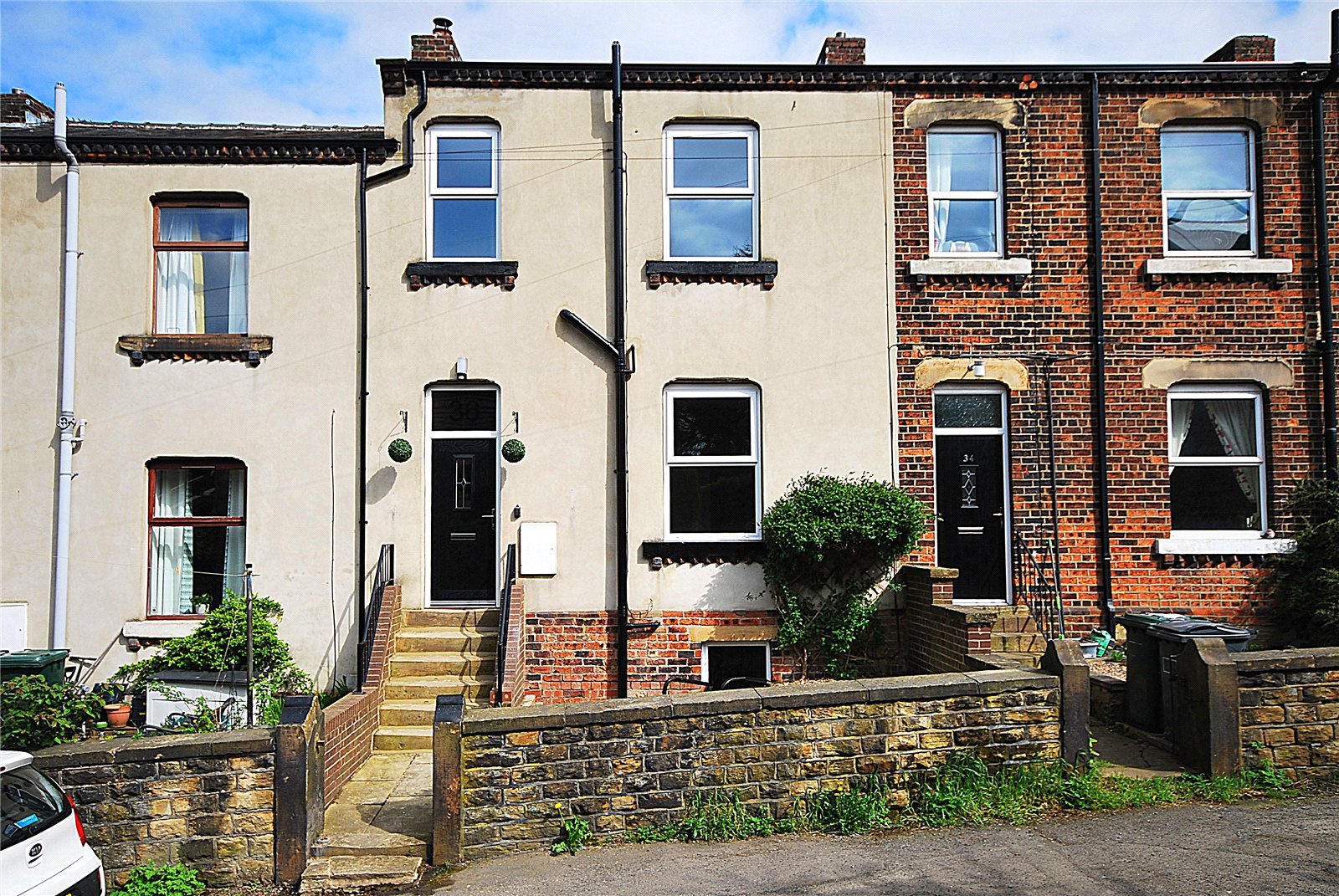 Whitegates Mirfield 2 bedroom House SSTC in Northorpe Lane Mirfield