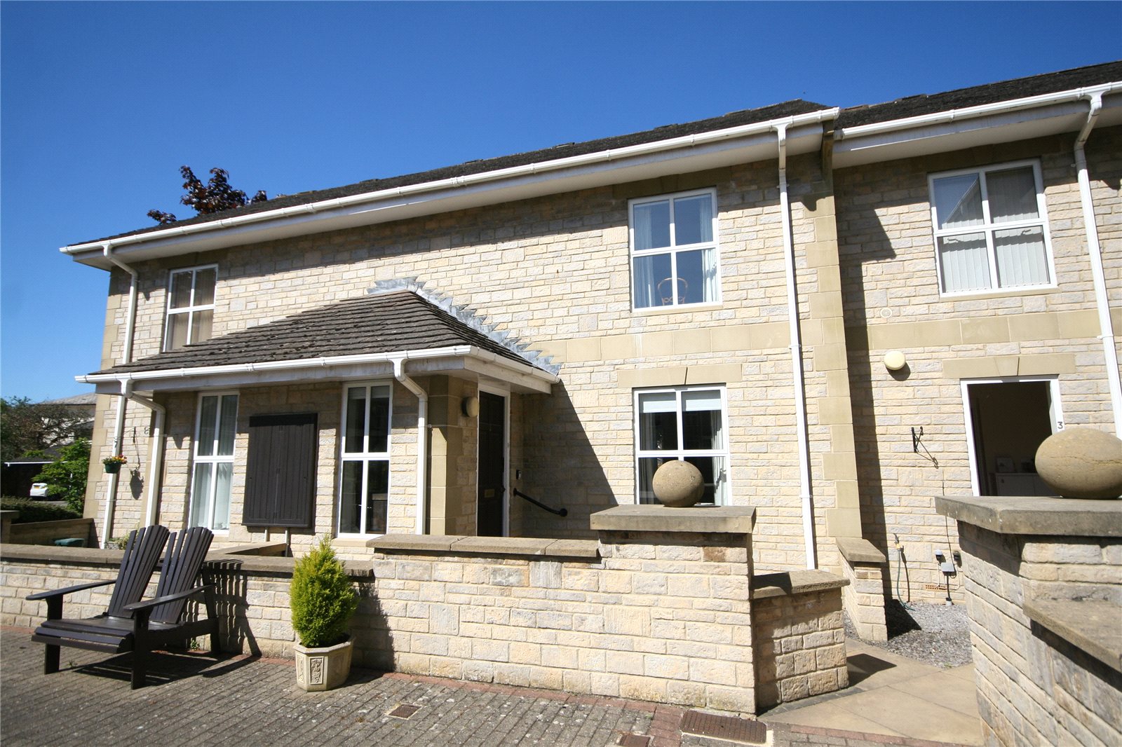 CJ Hole Cheltenham 2 bedroom Cottage for sale in Morningside Courtyard