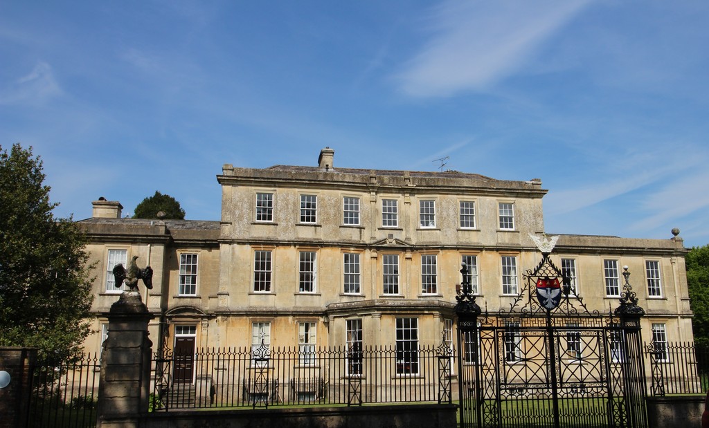 Martin & Co Westbury 2 bedroom Apartment Let in Portway House, Warminster