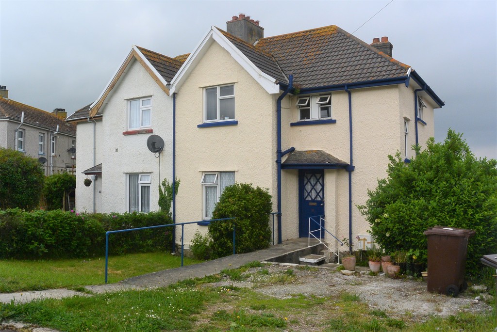 Martin & Co Falmouth 3 bedroom SemiDetached House Let in Langton Road
