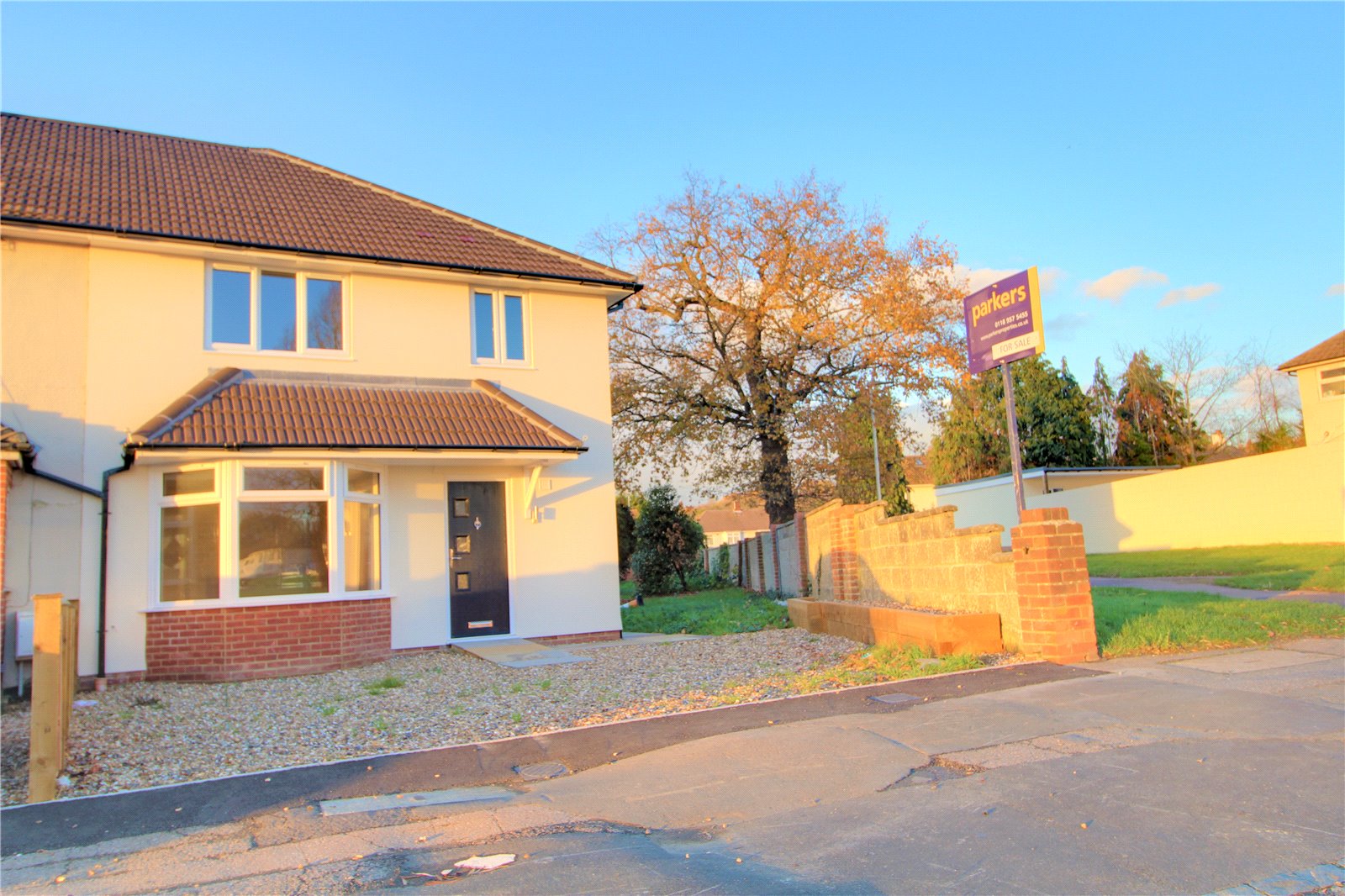 Parkers Reading 3 bedroom House for sale in Foxhays Road Whitley Wood