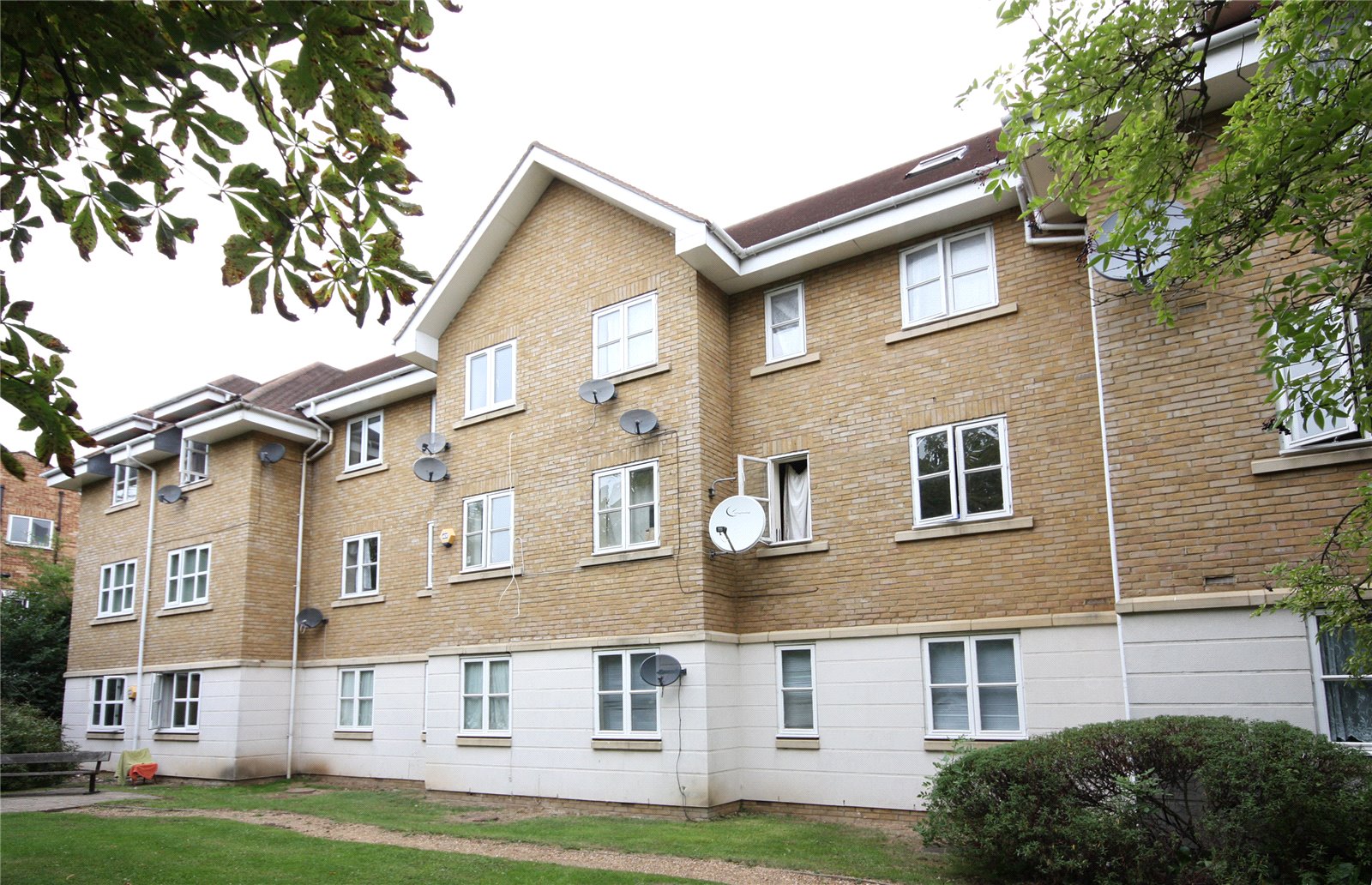 Ellis & Co Wembley 2 bedroom Flat Let Agreed in Willow Tree Court
