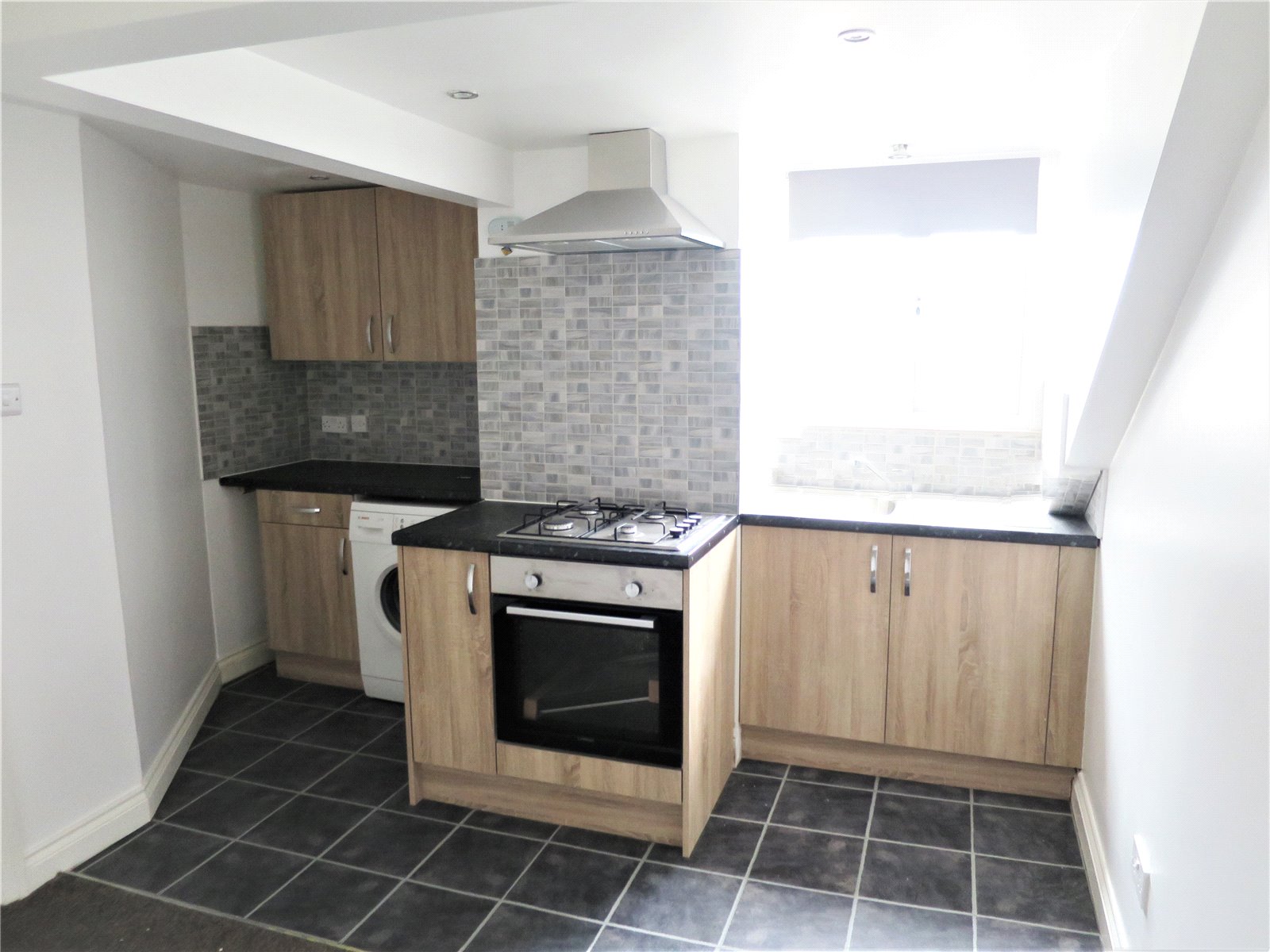 CJ Hole Kingswood 1 bedroom Flat to rent in Regent Street Kingswood