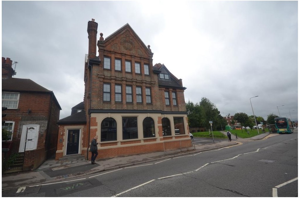 Martin & Co Reading 1 bedroom Flat Let in Whitley Street, Reading