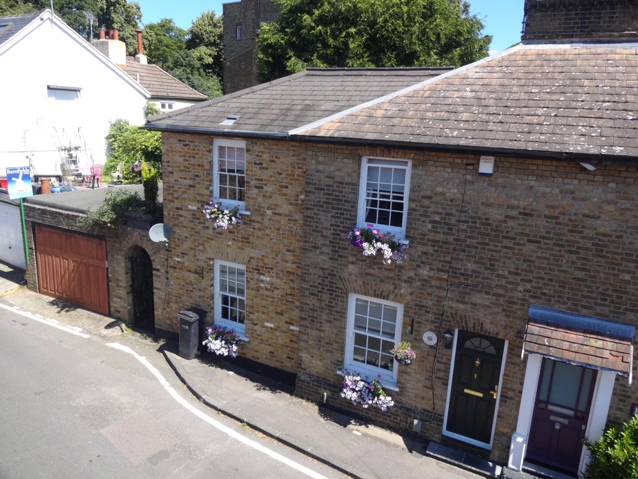 Ellis & Co Enfield 3 bedroom Cottage For Sale in Plumtree Cottages Goat