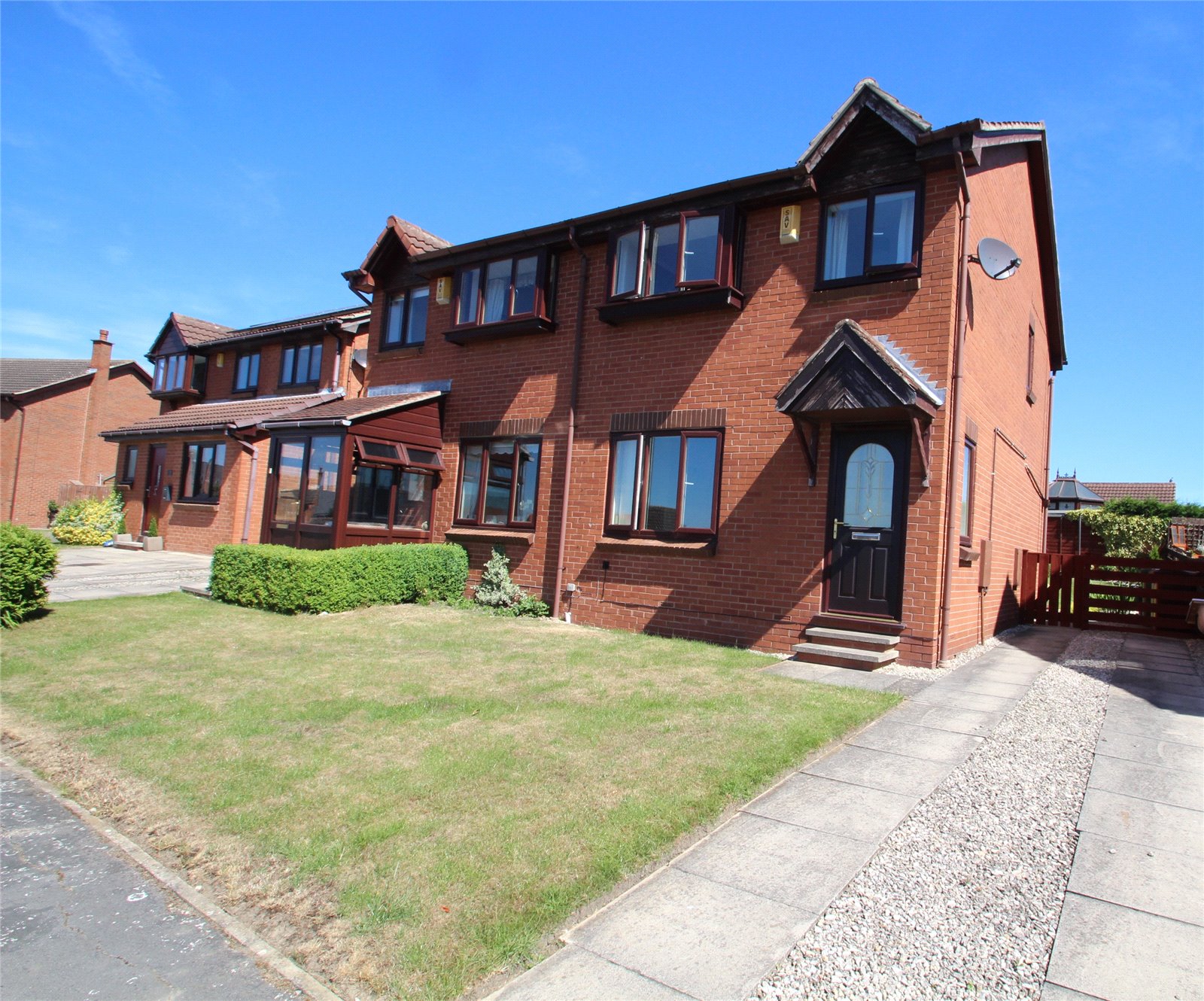 Whitegates Pontefract 3 bedroom House to rent in Brockadale Avenue