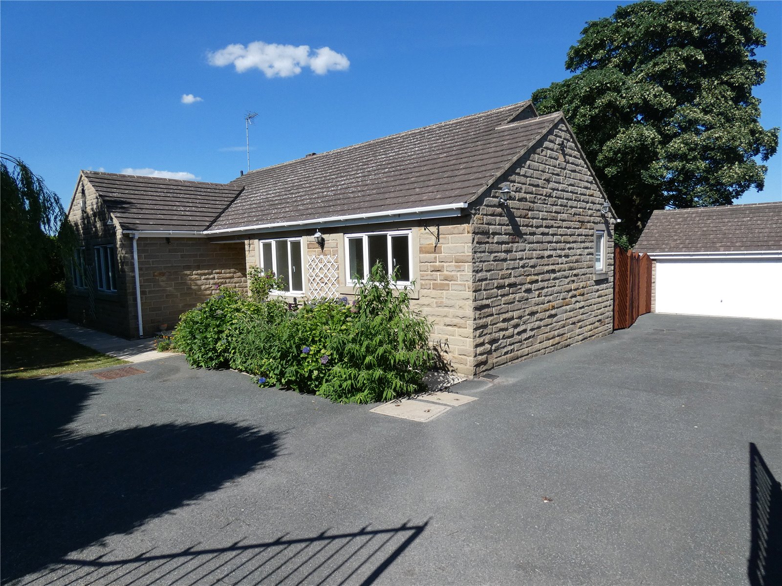 Whitegates Cleckheaton 4 bedroom Bungalow For Sale in Lower Hall Lane