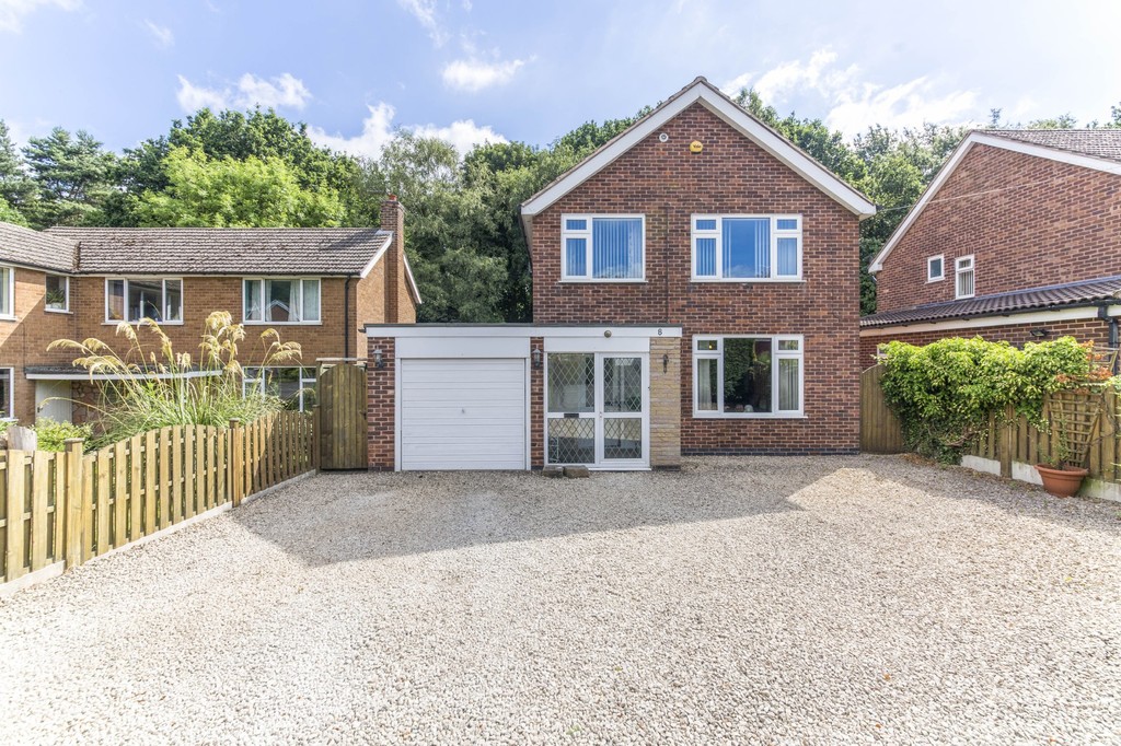 Martin & Co Chesterfield 3 bedroom Detached House Let in Woodland Way