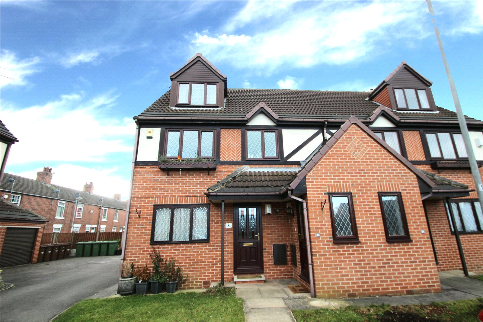 Whitegates Pontefract 2 bedroom Let Agreed in Tudor Court, South Elmsall, Pontefract