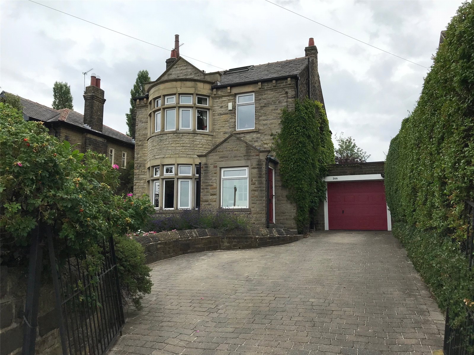 Whitegates Dewsbury 4 bedroom House For Sale in Boothroyd Lane