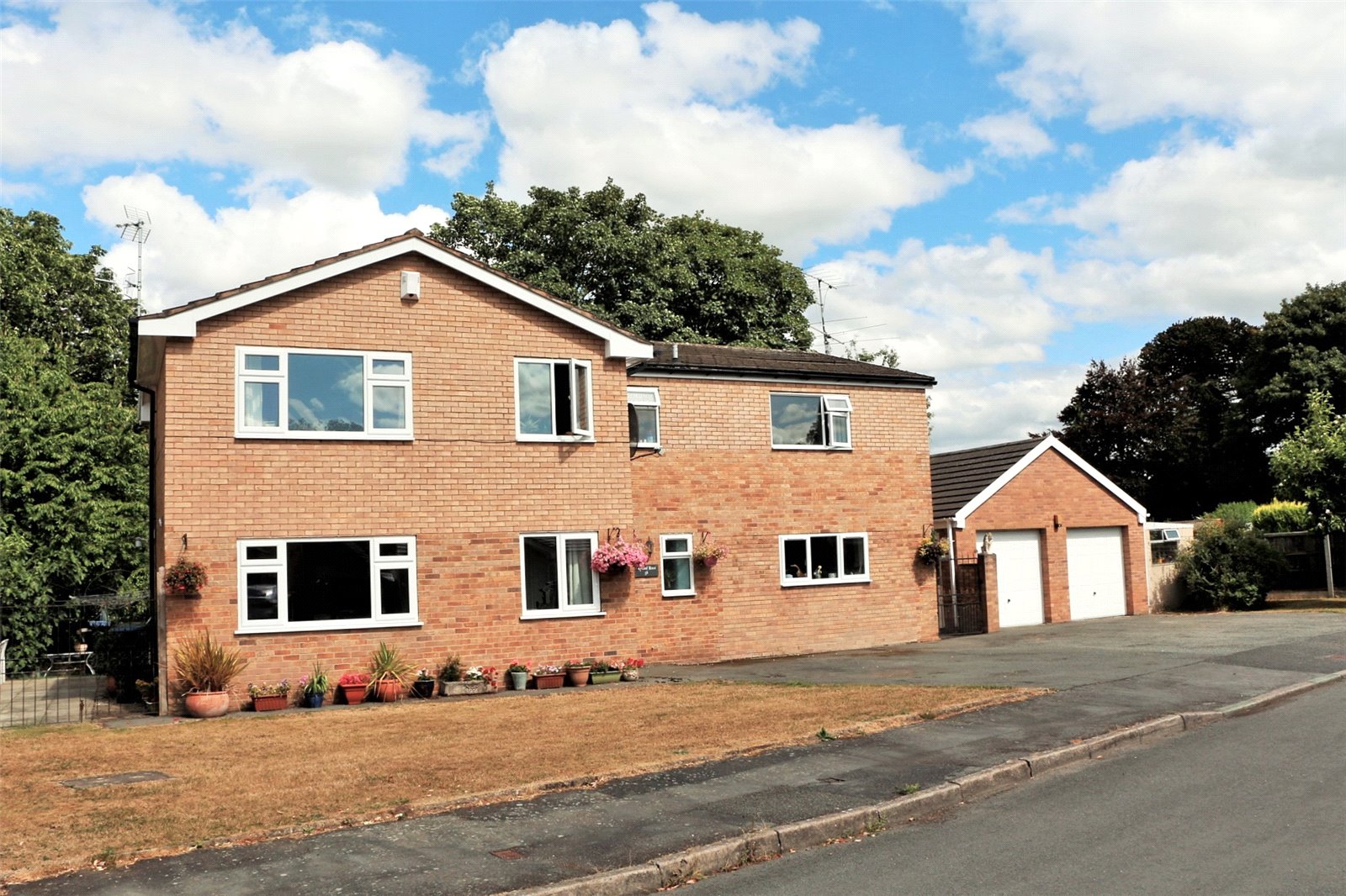 Whitegates Wrexham 4 bedroom House SSTC in Ffordd Glyn Coed Y Glyn Wrexham