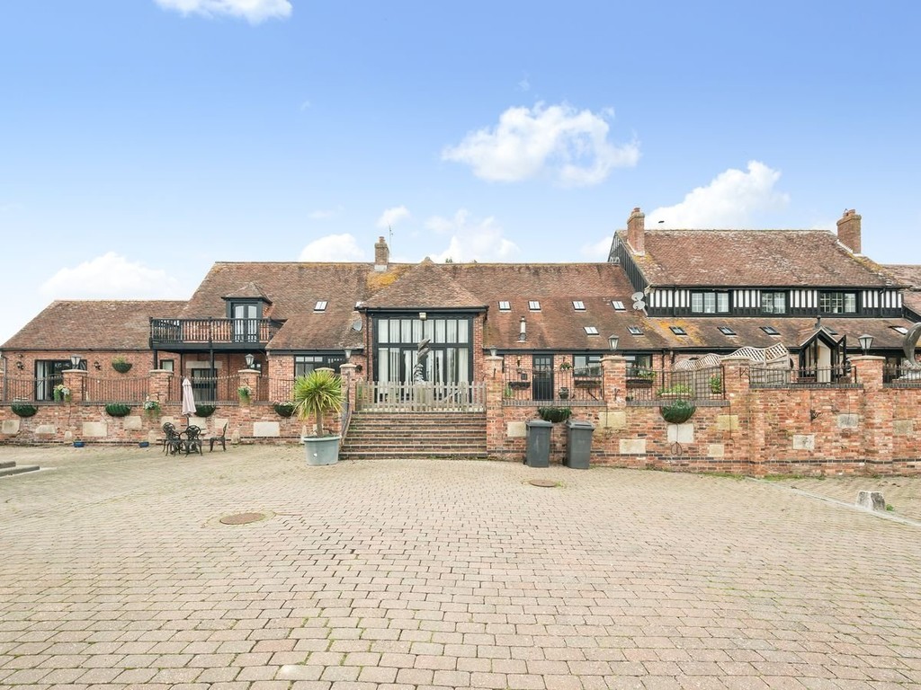 Martin & Co Poole 4 bedroom Barn Conversion Let in Redbridge Farm