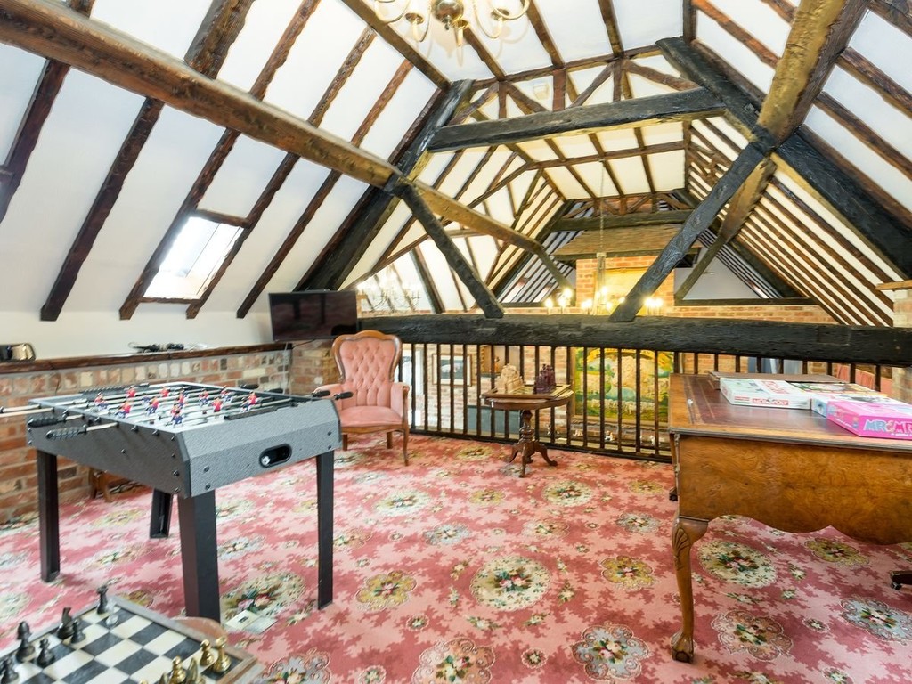 Martin & Co Poole 4 bedroom Barn Conversion Let in Redbridge Farm