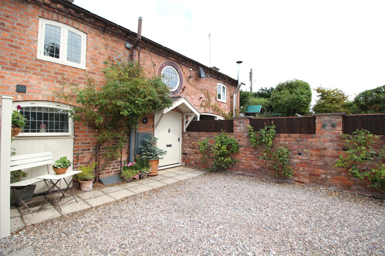 Whitegates Wrexham 2 bedroom Barn Conversion For Sale in Holt Road Rossett