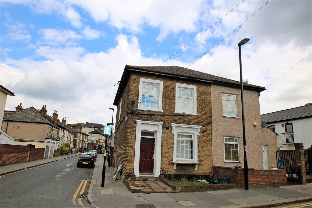 Parsons Mead, West Croydon Martin & Co