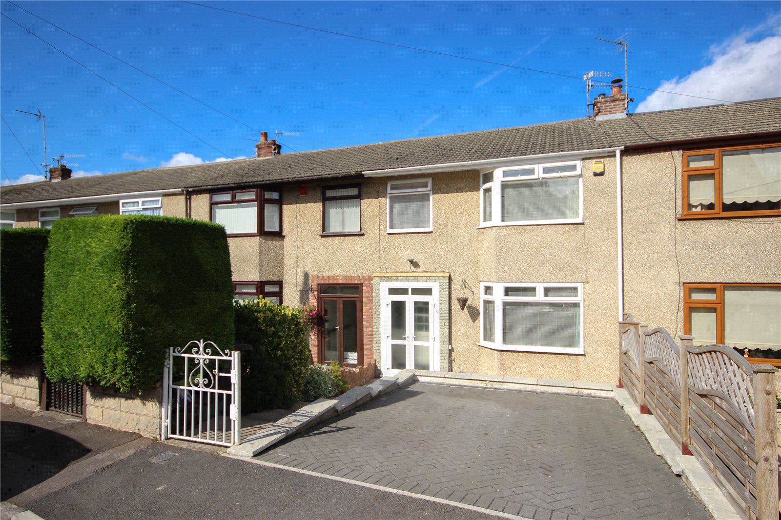 CJ Hole Kingswood 3 bedroom House SSTC in Park Close Kingswood Bristol