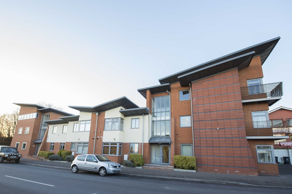 Martin & Co Yeovil 2 bedroom Apartment Let in Preston Road, Yeovil