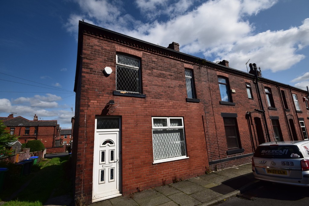 Martin & Co Rochdale 3 bedroom End of Terrace House Let in Mary Street