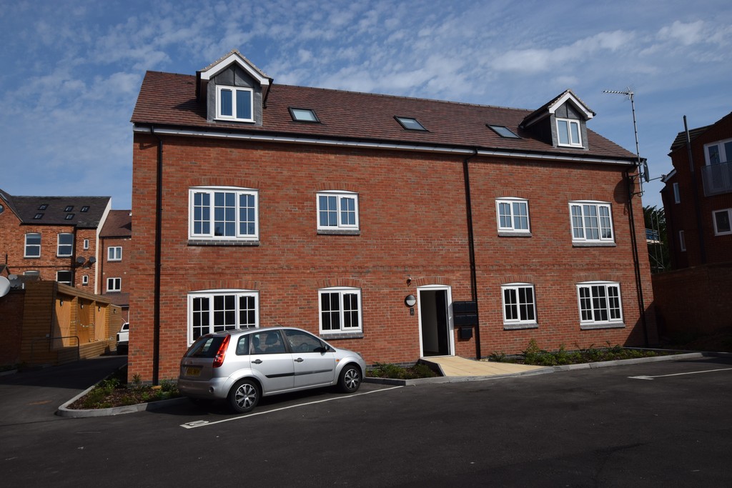 Martin & Co Hinckley 2 bedroom Apartment Let in Hill Street, Hinckley