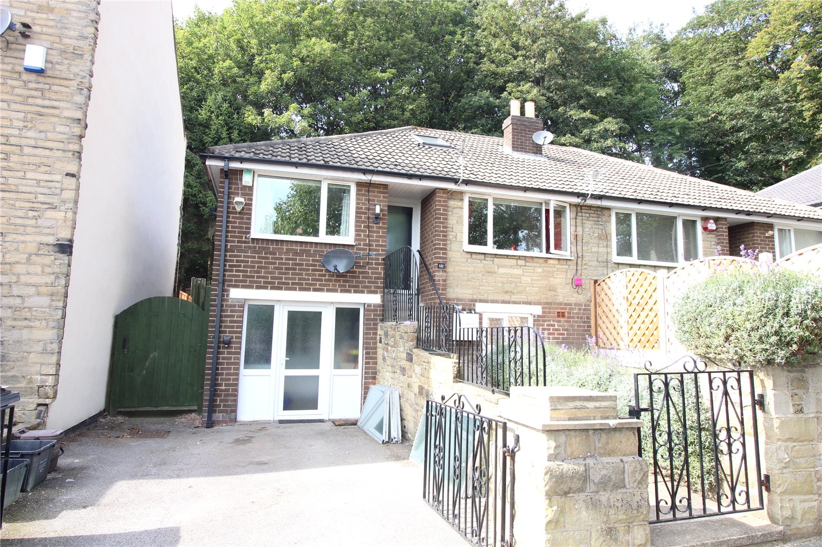 Whitegates Brighouse 4 bedroom Bungalow For Sale in 122 Bracken Road