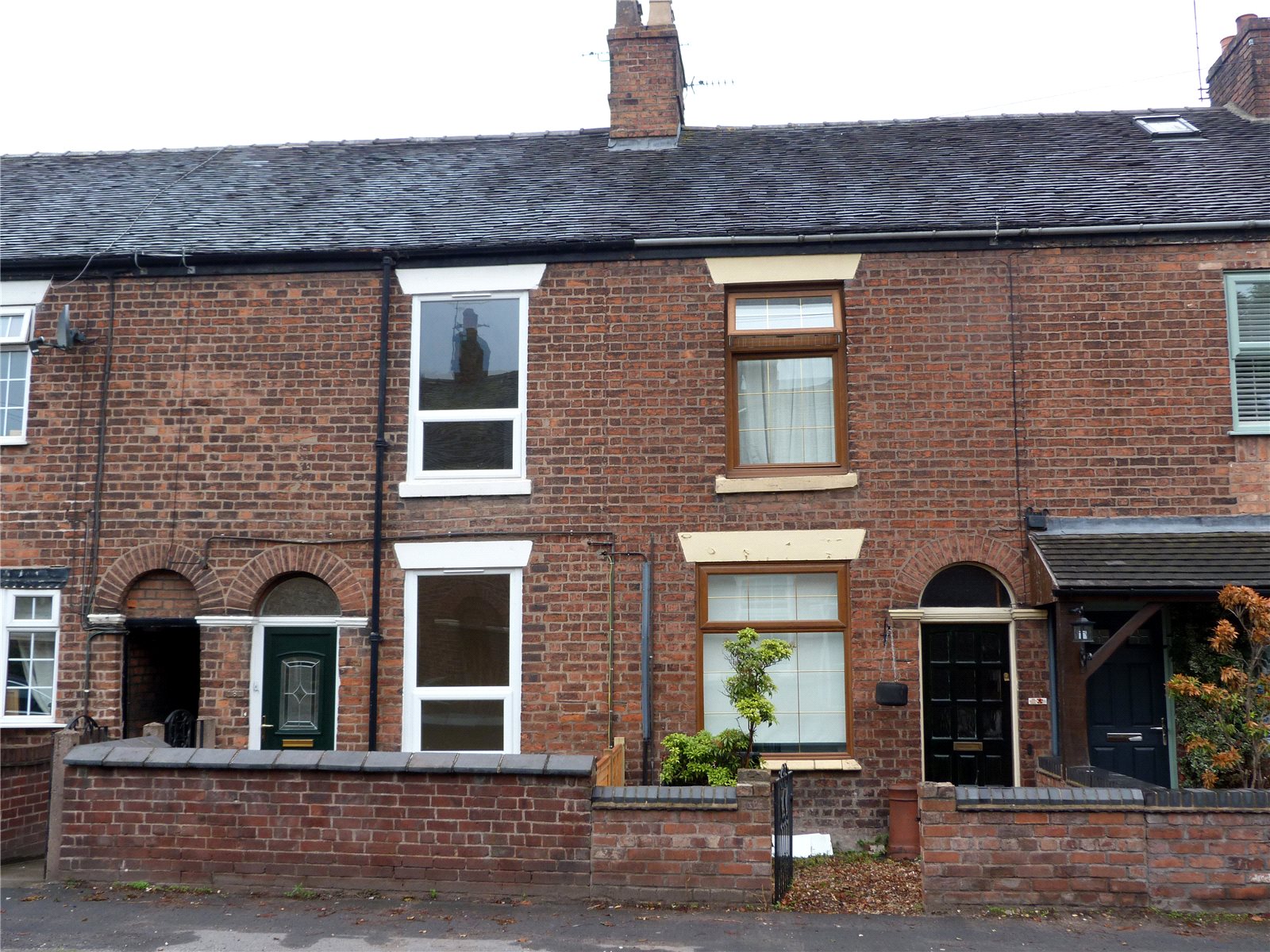 Whitegates Crewe 2 bedroom Cottage For Sale in Crewe Road Shavington Crewe