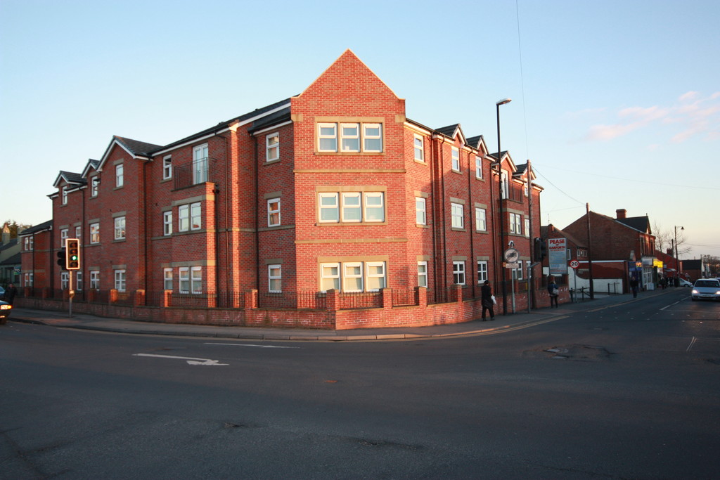 Martin & Co Roundhay 2 bedroom Apartment Let in Headland Court, Garforth