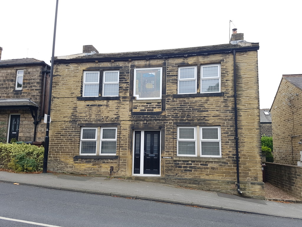 Martin & Co Leeds Horsforth 3 bedroom End of Terrace House Let in