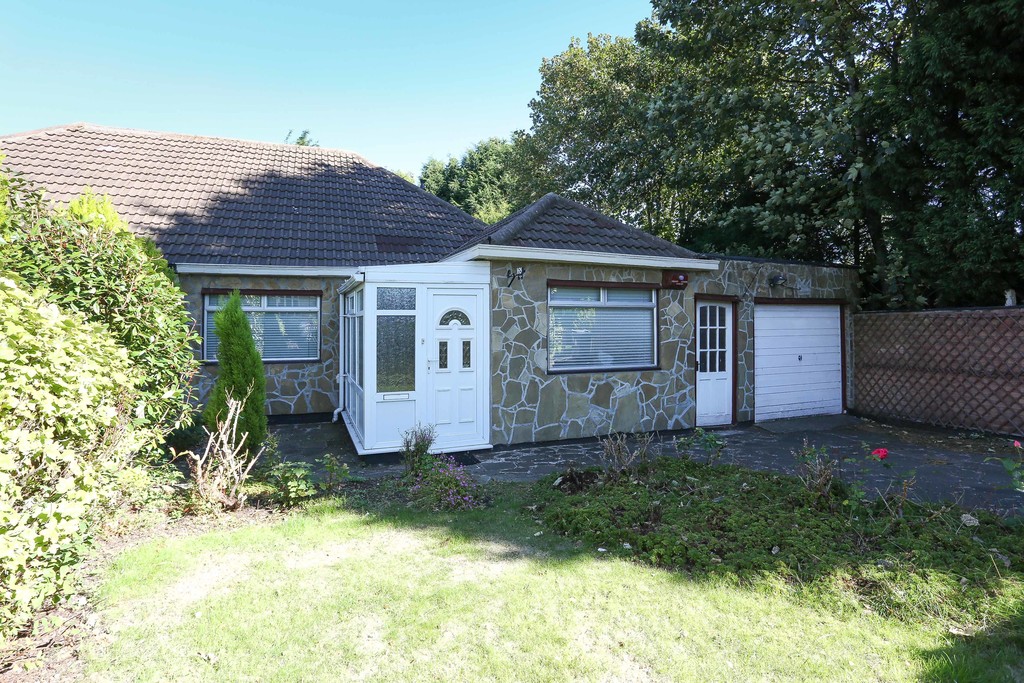 Martin & Co Sutton Coldfield 3 bedroom SemiDetached Bungalow Let in Orton Avenue, Walmley