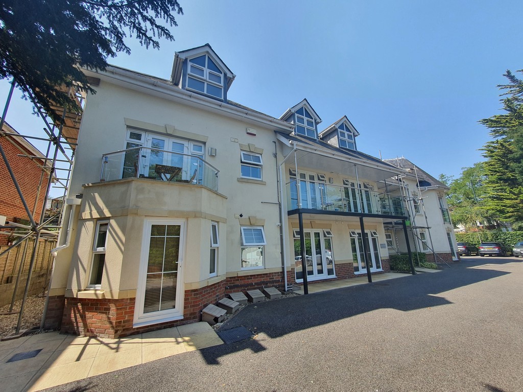 Martin & Co Bournemouth 1 bedroom Ground Floor Flat Let in Surrey Road