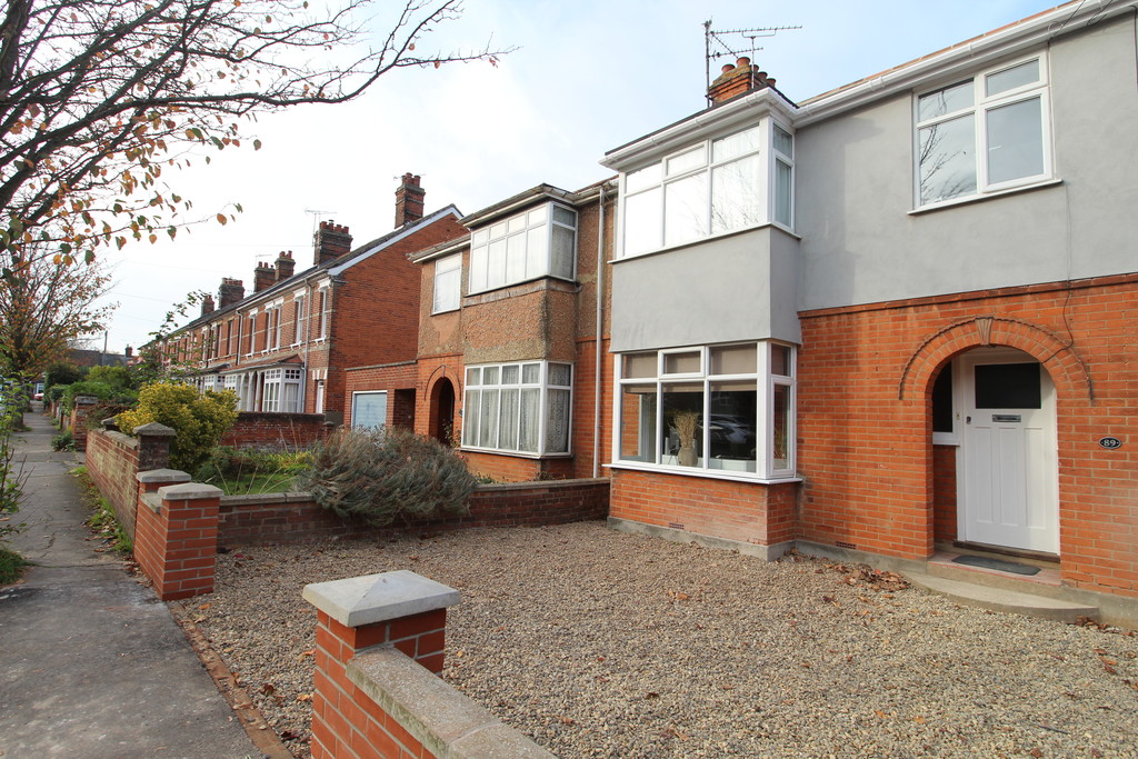 Martin & Co Bury St Edmunds 4 bedroom Terraced House Let in York Road