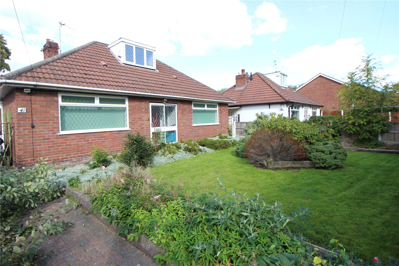 Whitegates Huyton 2 bedroom Bungalow SSTC in Hey Road, Liverpool