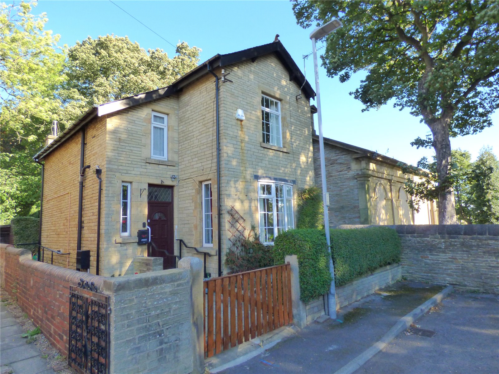 Whitegates Cleckheaton 3 bedroom House For Sale in Heaton Avenue