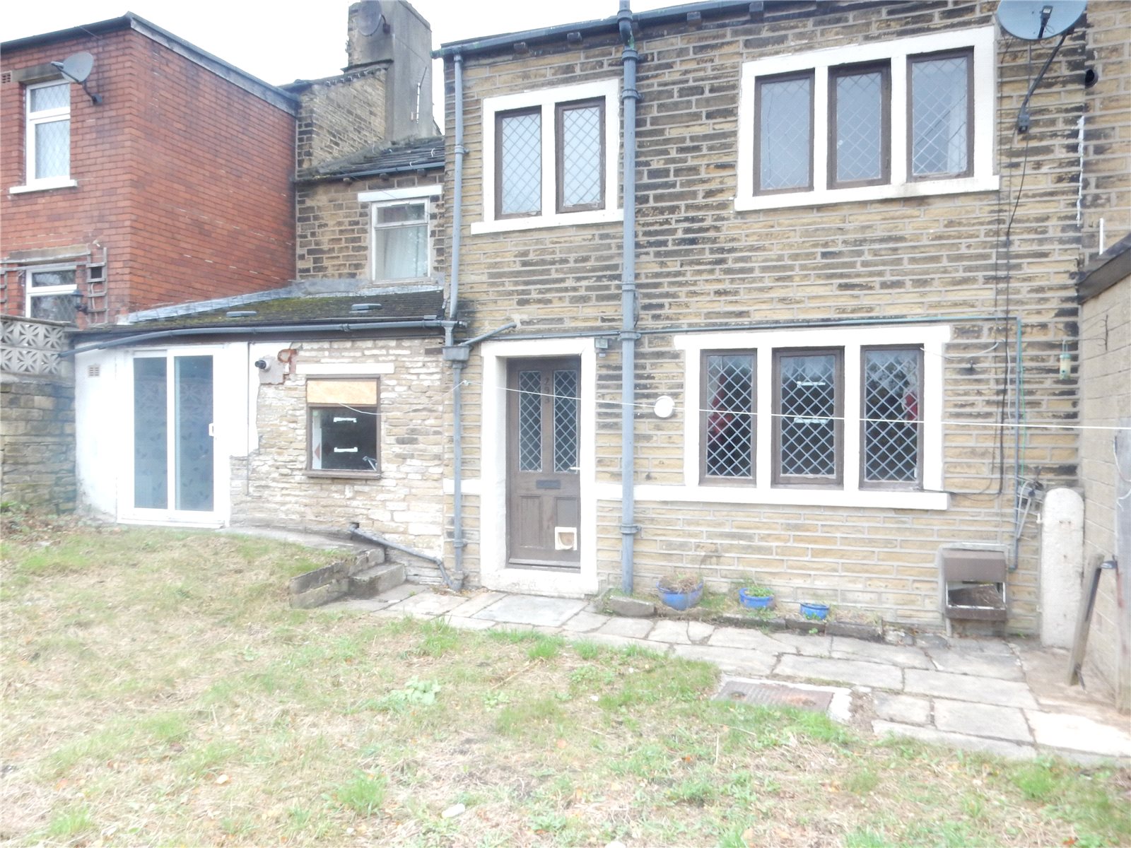 Whitegates Huddersfield 1 bedroom House SSTC in Blackmoorfoot Road