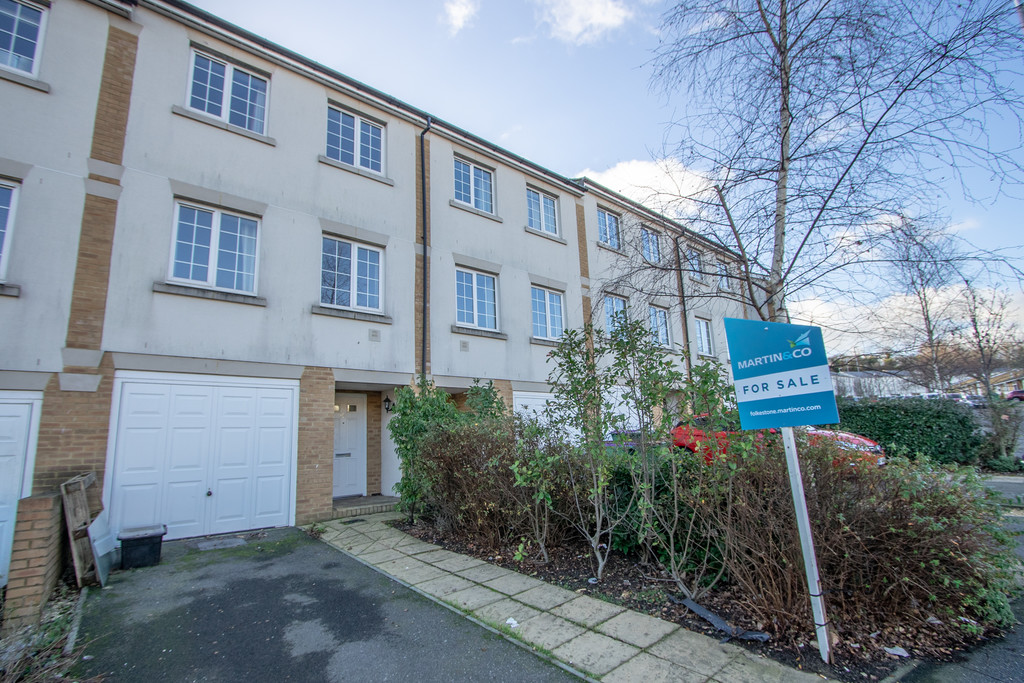 Martin & Co Folkestone 3 bedroom Terraced House Let in Enbrook Valley